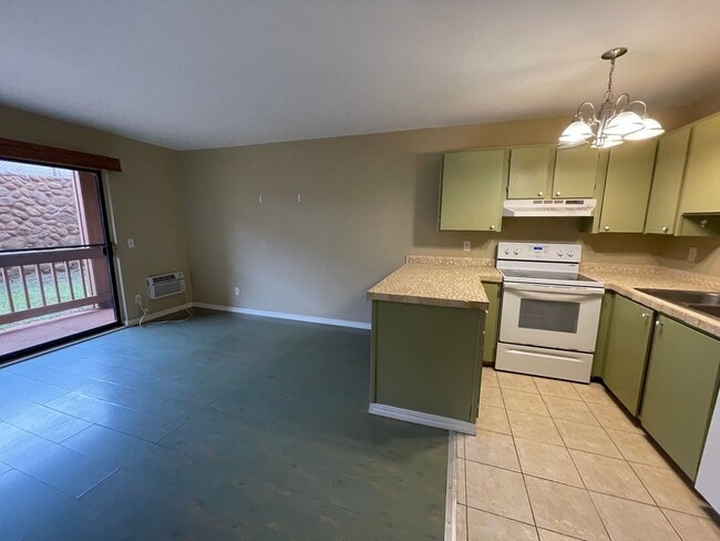 3740 Lower Honoapiilani Rd in Lahaina, HI - Foto de edificio - Building Photo