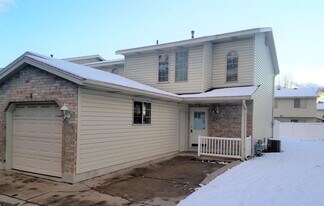 438 E Rosewood Ln in Layton, UT - Building Photo