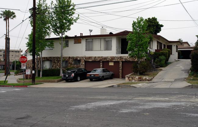 Edgewood Apartments in Inglewood, CA - Building Photo - Building Photo