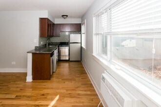 696 Elm Pl in Highland Park, IL - Building Photo - Building Photo