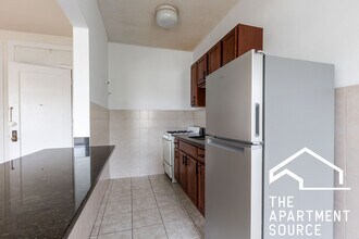 2712 N Milwaukee Ave in Chicago, IL - Building Photo - Building Photo