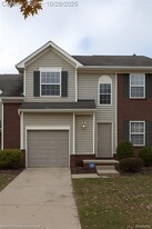 233 Tucker St in Pontiac, MI - Building Photo