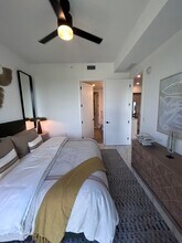 2362 NE 172nd St, Unit B22 in North Miami Beach, FL - Building Photo - Building Photo