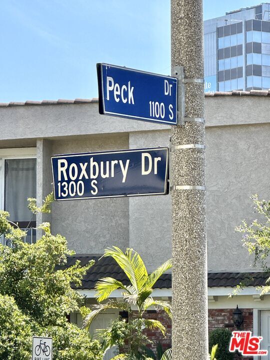 1122 Peck Dr in Los Angeles, CA - Building Photo - Building Photo