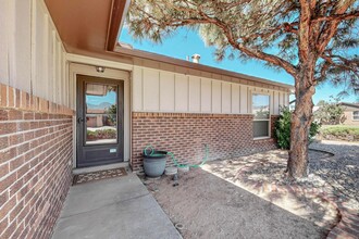 7827 Republic Dr NE in Albuquerque, NM - Building Photo - Building Photo