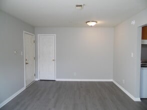 1005 N Broadway in Lexington, KY - Building Photo - Building Photo