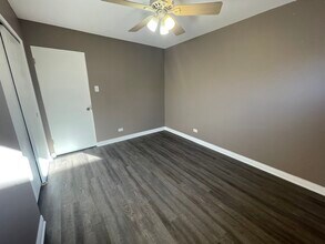 148 E Quincy St, Unit 2 in Riverside, IL - Building Photo - Building Photo