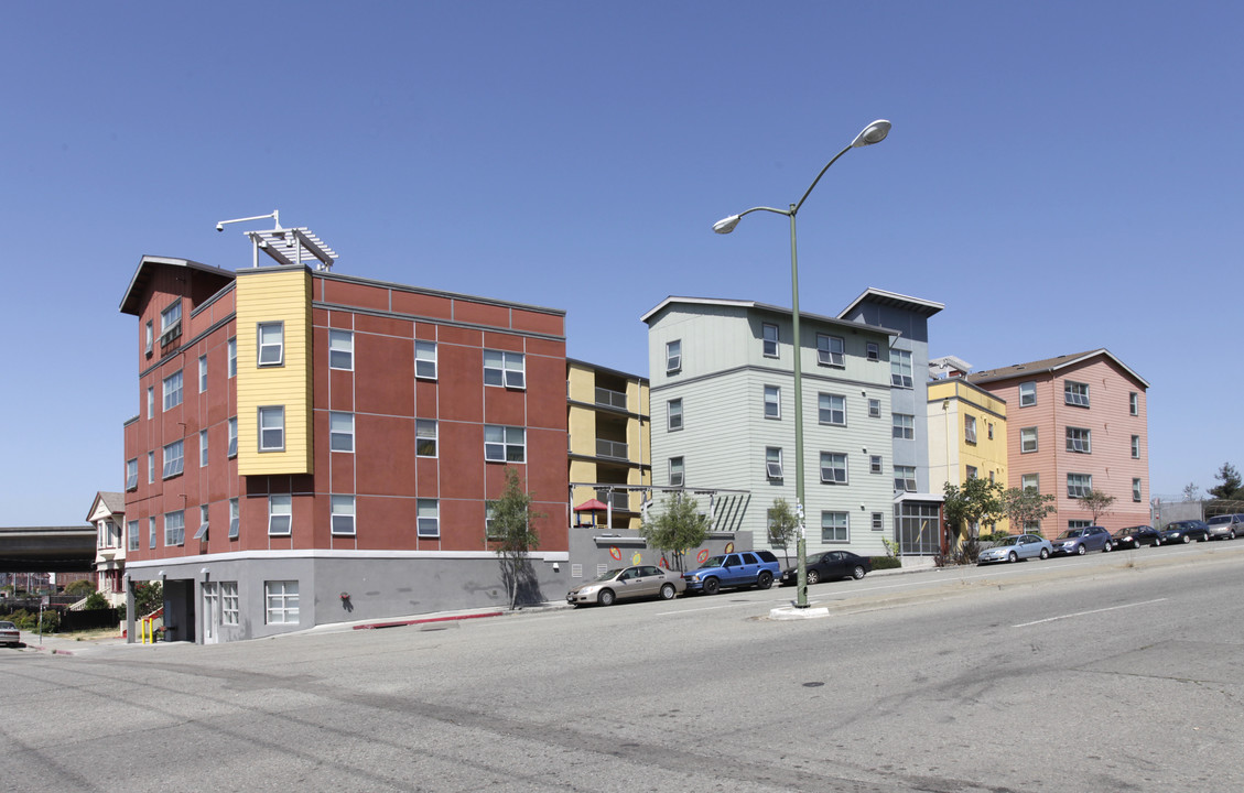 Northgate Apartments in Oakland, CA - Building Photo