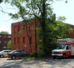 2826 Q St SE in Washington, DC - Foto de edificio - Building Photo