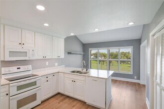 6036 Topsail Rd in Lady Lake, FL - Building Photo - Building Photo