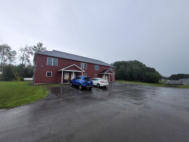 4 Juniper Ln in Levant, ME - Foto de edificio - Building Photo