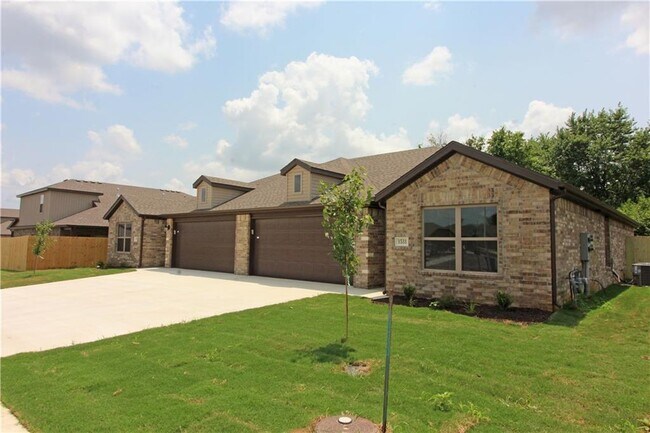 1531 Purple Finch St in Centerton, AR - Building Photo - Building Photo