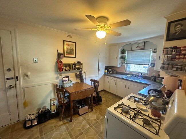 32 Bishop Rd, Unit 4 in Quincy, MA - Building Photo - Building Photo