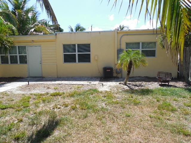 4667 SE Binnacle Way in Stuart, FL - Foto de edificio - Building Photo