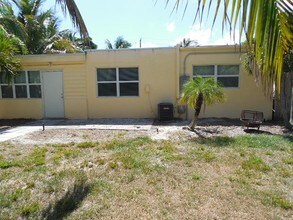 4667 SE Binnacle Way in Stuart, FL - Building Photo - Building Photo