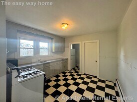 879 Broadway in Somerville, MA - Building Photo