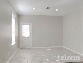 20010 Northpark Oak Ln in Porter, TX - Foto de edificio - Building Photo