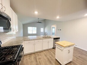 5015 Dancing Gopher in San Antonio, TX - Building Photo - Building Photo