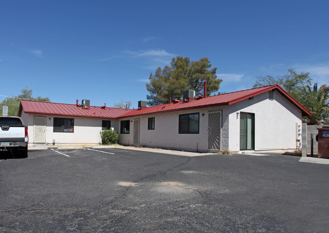 3556-3568 E Blacklidge Dr in Tucson, AZ - Building Photo - Building Photo