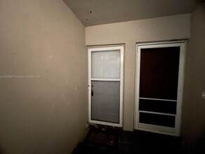 20490 NW 7th Ave in Miami, FL - Building Photo - Building Photo