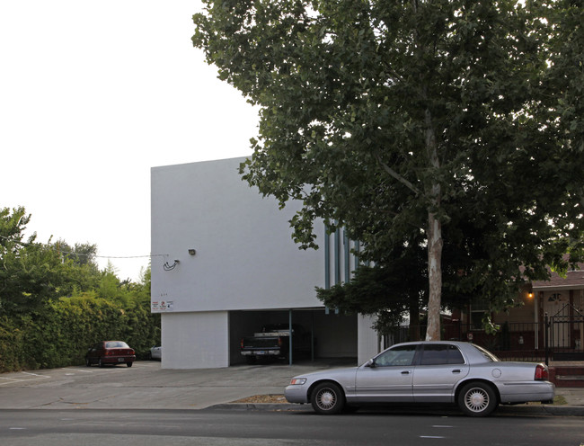 634 S 11th St in San Jose, CA - Foto de edificio - Building Photo