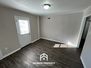 211 Burwood Dr in Memphis, TN - Building Photo - Building Photo