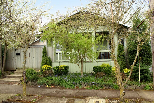 1411 NE 37th Ave-Unit -A in Portland, OR - Building Photo - Building Photo