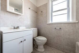 7800 S Jeffery Blvd Chicago, IL 60649 in Chicago, IL - Building Photo - Building Photo