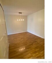 34 Padanaram Rd in Danbury, CT - Building Photo - Building Photo