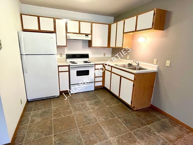 property at 904 Riverfront Rd