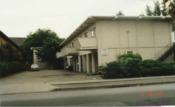 25039 Cypress Ave in Hayward, CA - Building Photo - Building Photo