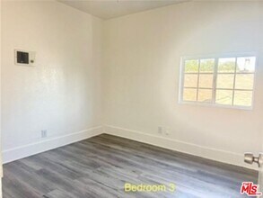 204 W 52nd Pl in Los Angeles, CA - Building Photo - Building Photo
