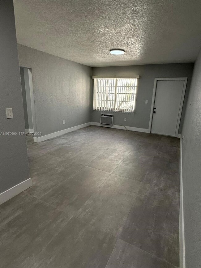 3450 SW 9th St in Miami, FL - Building Photo - Building Photo