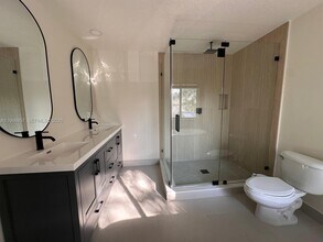 2704 Treasure Cove Cir in Fort Lauderdale, FL - Building Photo - Building Photo