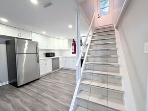 20 W 4th St in Hamilton, ON - Building Photo - Building Photo