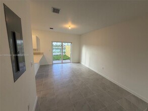 2728 SE 26th Ave in Homestead, FL - Building Photo - Building Photo