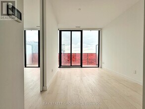 215 Queen St W in Toronto, ON - Building Photo - Building Photo