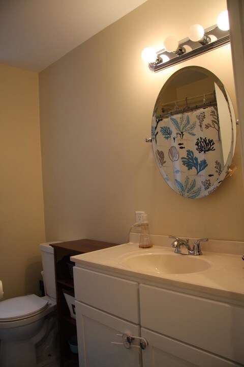 1090 Beacon St-Unit -3C in Brookline, MA - Building Photo