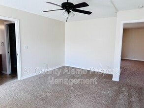 8127 Morning Grove in Converse, TX - Building Photo - Building Photo