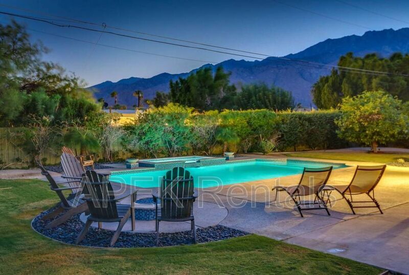 2415 E Finley Rd in Palm Springs, CA - Building Photo