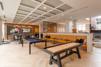 The Point at Woburn in Woburn, MA - Foto de edificio - Interior Photo