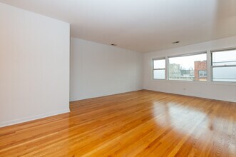 5222 W Belmont Ave in Chicago, IL - Building Photo - Building Photo