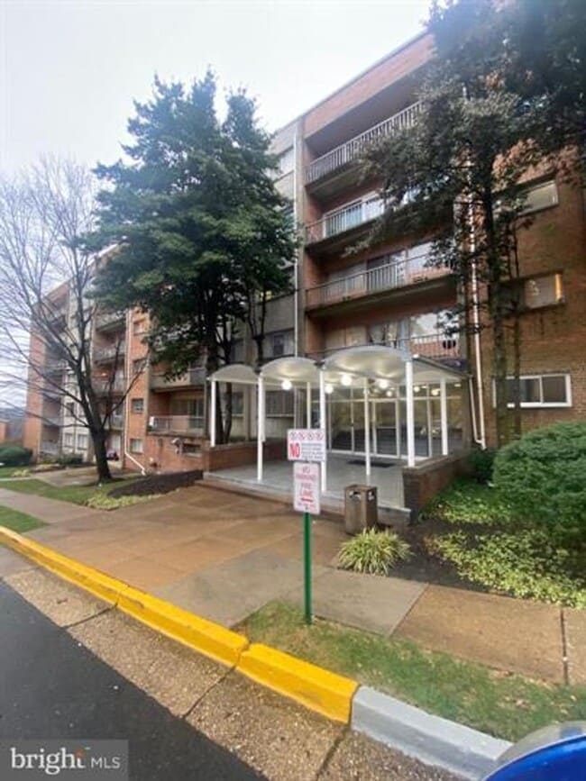 property at 5801 Quantrell Ave
