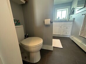 287 Beacon, Unit 2 in Somerville, MA - Foto de edificio - Building Photo