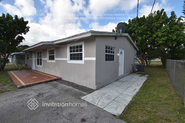 427 SW 65th Ave in Margate, FL - Building Photo - Building Photo