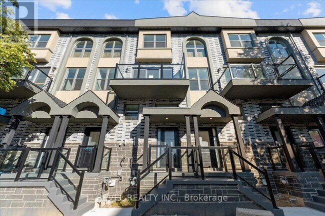 200 Railway Engine House Way in Whitby, ON - Building Photo - Building Photo