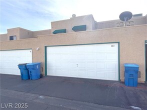 6750 Del Rey Ave, Unit #123 in Las Vegas, NV - Foto de edificio - Building Photo