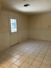 2220 W Sherman St in Paris, TX - Building Photo - Building Photo