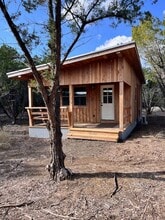 1565 Pump Station Rd, Unit A - Farmhouse in Wimberley, TX - Foto de edificio - Building Photo