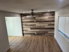 5084 S Mountain Vista St in Las Vegas, NV - Foto de edificio - Building Photo